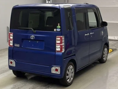 Toyota Pixis Mega