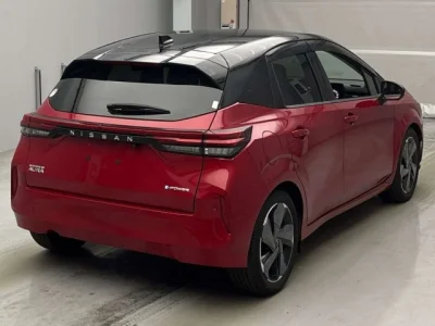 Nissan Aura