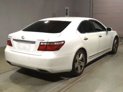 Lexus LS