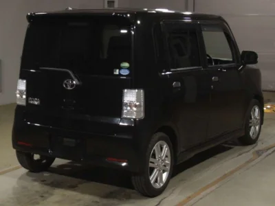 Toyota PIXIS SPACE