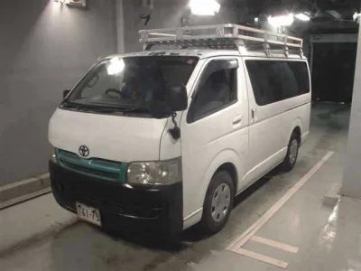 Toyota HiAce Van