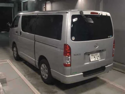 Toyota HiAce Van