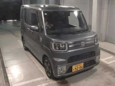 Toyota PIXIS MEGA