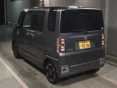 Toyota Pixis Mega