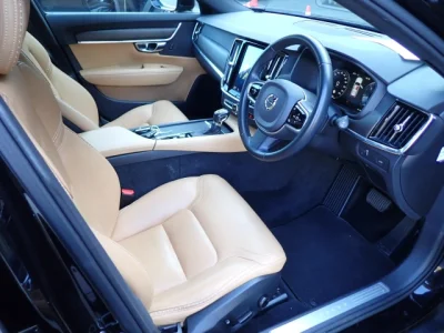 Volvo V90