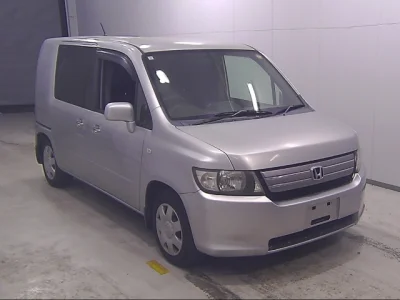 Honda Mobilio Spike