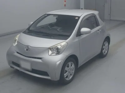 Toyota iQ