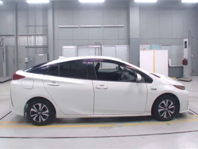 Toyota Prius PHV