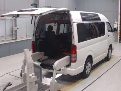 Toyota HiAce Van