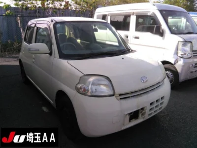 Daihatsu Esse