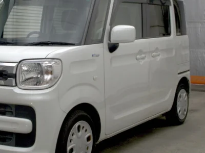 Suzuki Spacia