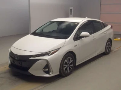 Toyota Prius PHV