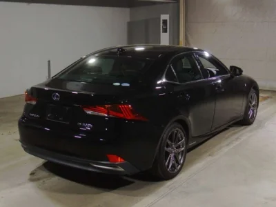 Lexus IS
