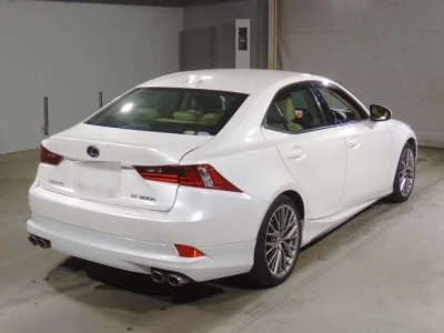 Lexus IS