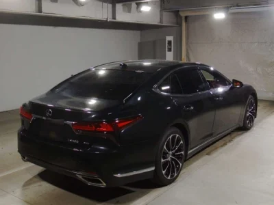 Lexus LS