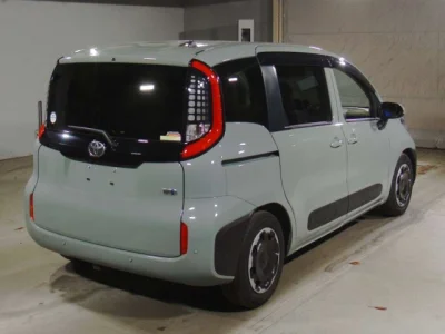 Toyota Sienta