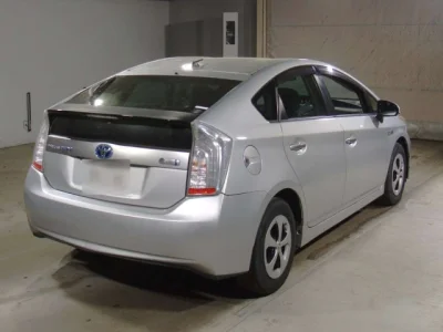Toyota Prius PHV