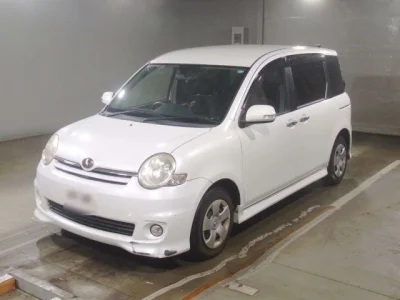 Toyota Sienta