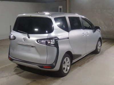 Toyota Sienta