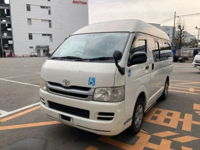 Toyota HiAce Van