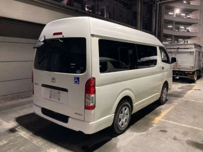 Toyota HiAce Van