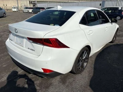 Lexus IS