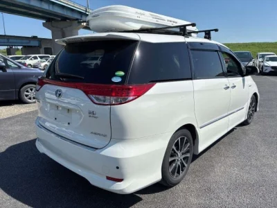 Toyota Estima Hybrid