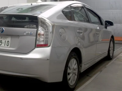 Toyota Prius PHV