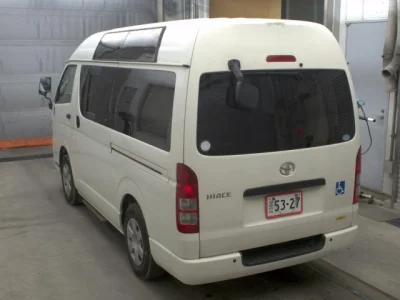 Toyota HiAce Van