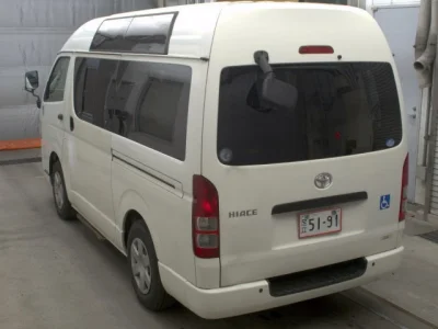 Toyota HiAce Van