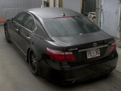 Lexus LS