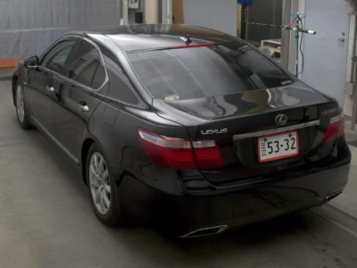Lexus LS