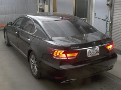 Lexus LS