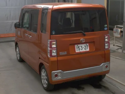 Toyota Pixis Mega