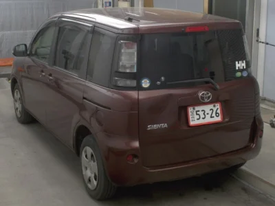 Toyota Sienta
