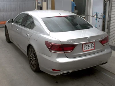 Lexus LS