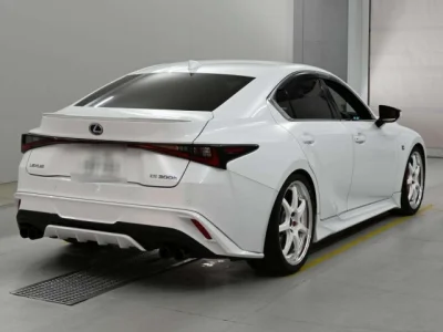 Lexus IS