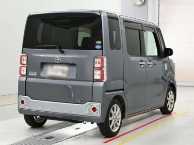Toyota Pixis Mega