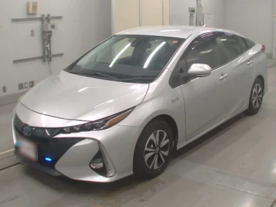 Toyota Prius PHV