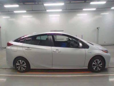 Toyota Prius PHV