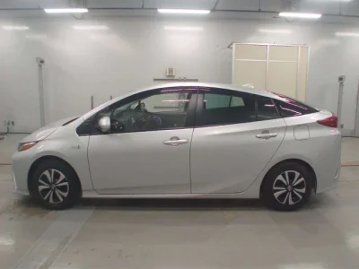 Toyota Prius PHV