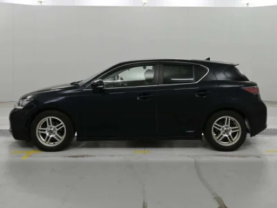 Lexus CT200h