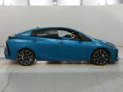 Toyota Prius PHV