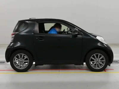 Toyota iQ