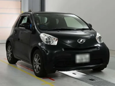 Toyota iQ
