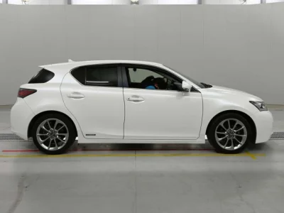 Lexus CT200h