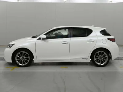 Lexus CT200h