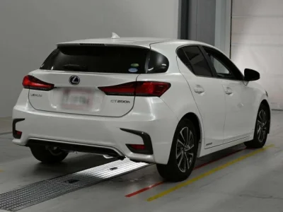 Lexus CT200h