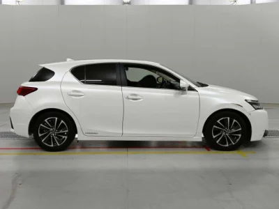 Lexus CT200h