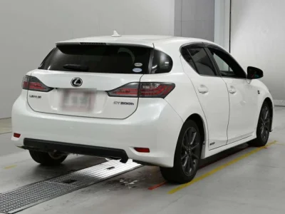 Lexus CT200h